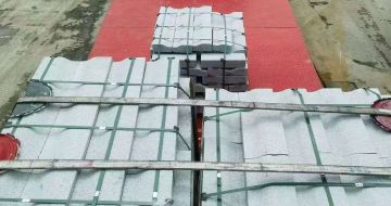 伊春 芝麻白仿形加直形路沿石出货日常