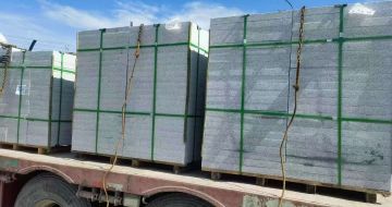 伊春 芝麻白花岗岩地铺石装车日常