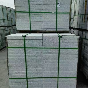 伊春 芝麻白火烧，园林广场市政工程地铺石，1.8~5.0厚均有现货