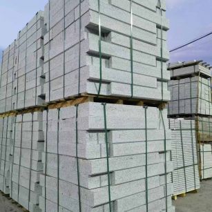 伊春 芝麻白花岗岩路沿石，路缘石，路肩石，道牙，立缘石，马路牙子，街沿石，侧石等