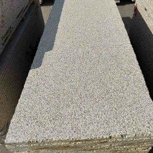 伊春 黄金麻花岗岩荔枝面毛板，半成品