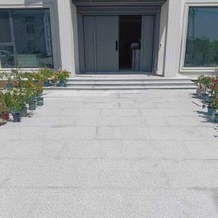 伊春 芝麻白花岗岩地铺石地面铺装