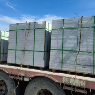 伊春 芝麻白花岗岩地铺石装车日常