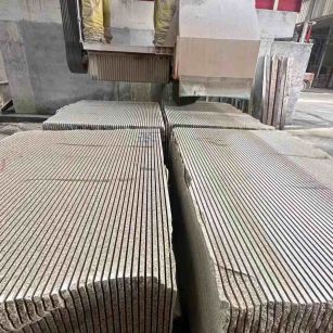 伊春 车间生产日常，黄金麻白麻花岗岩