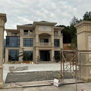 伊春 黄金麻花岗岩别墅雕花外墙干挂配上门口雕花罗马柱