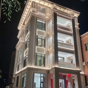 伊春 芝麻白花岗岩别墅外墙夜间效果