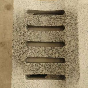 伊春 芝麻白拉丝面花岗岩U型开槽排水槽