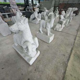 伊春 芝麻白花岗岩造型立体雕刻——十二生肖