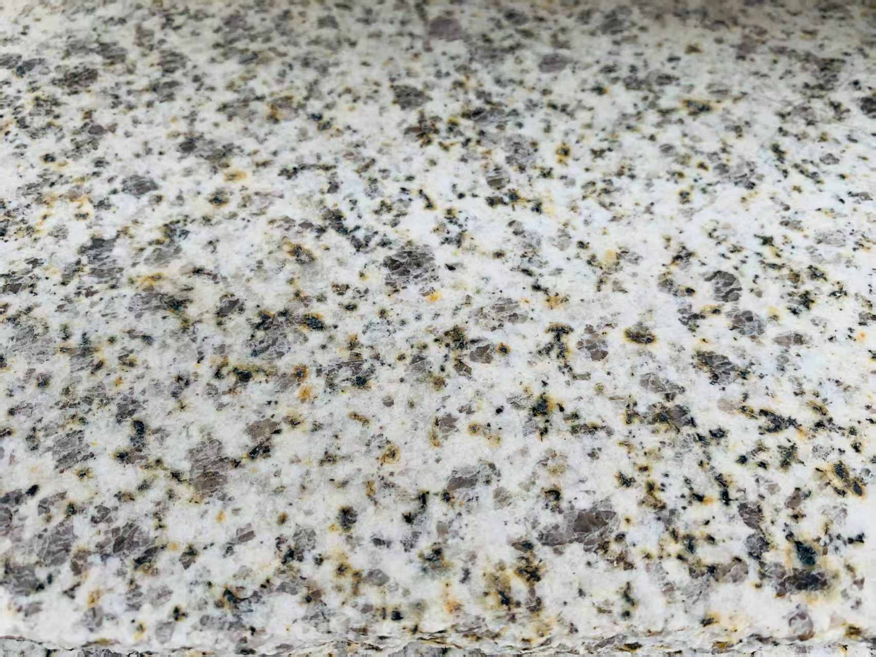 伊春 黄金麻花岗岩石材浅黄光面