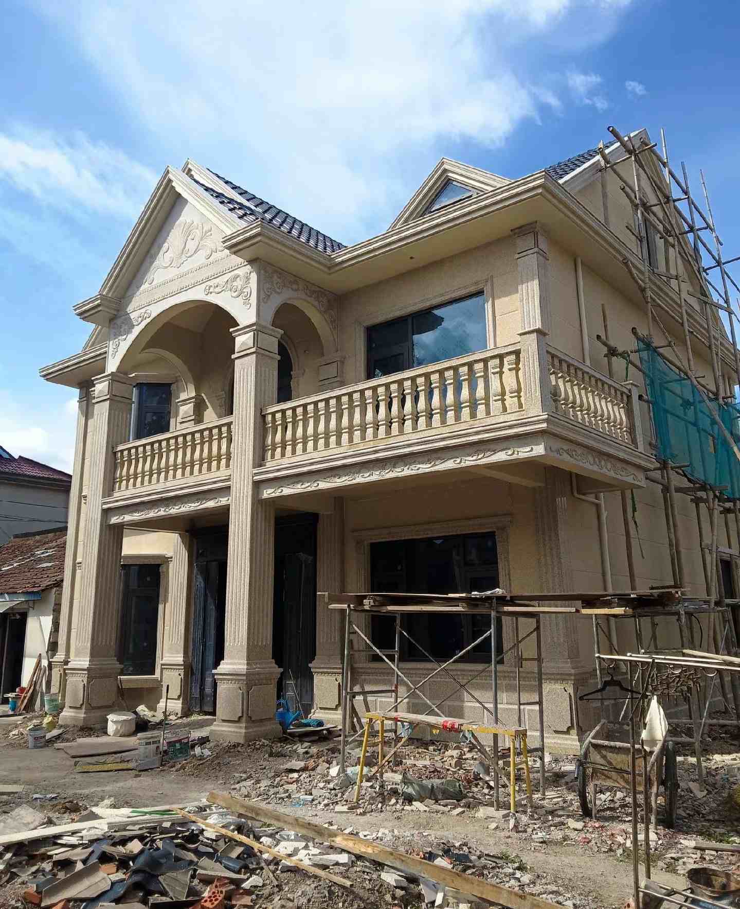 伊春 黄金麻花岗岩石材私人别墅雕花门楼柱阳台栏杆