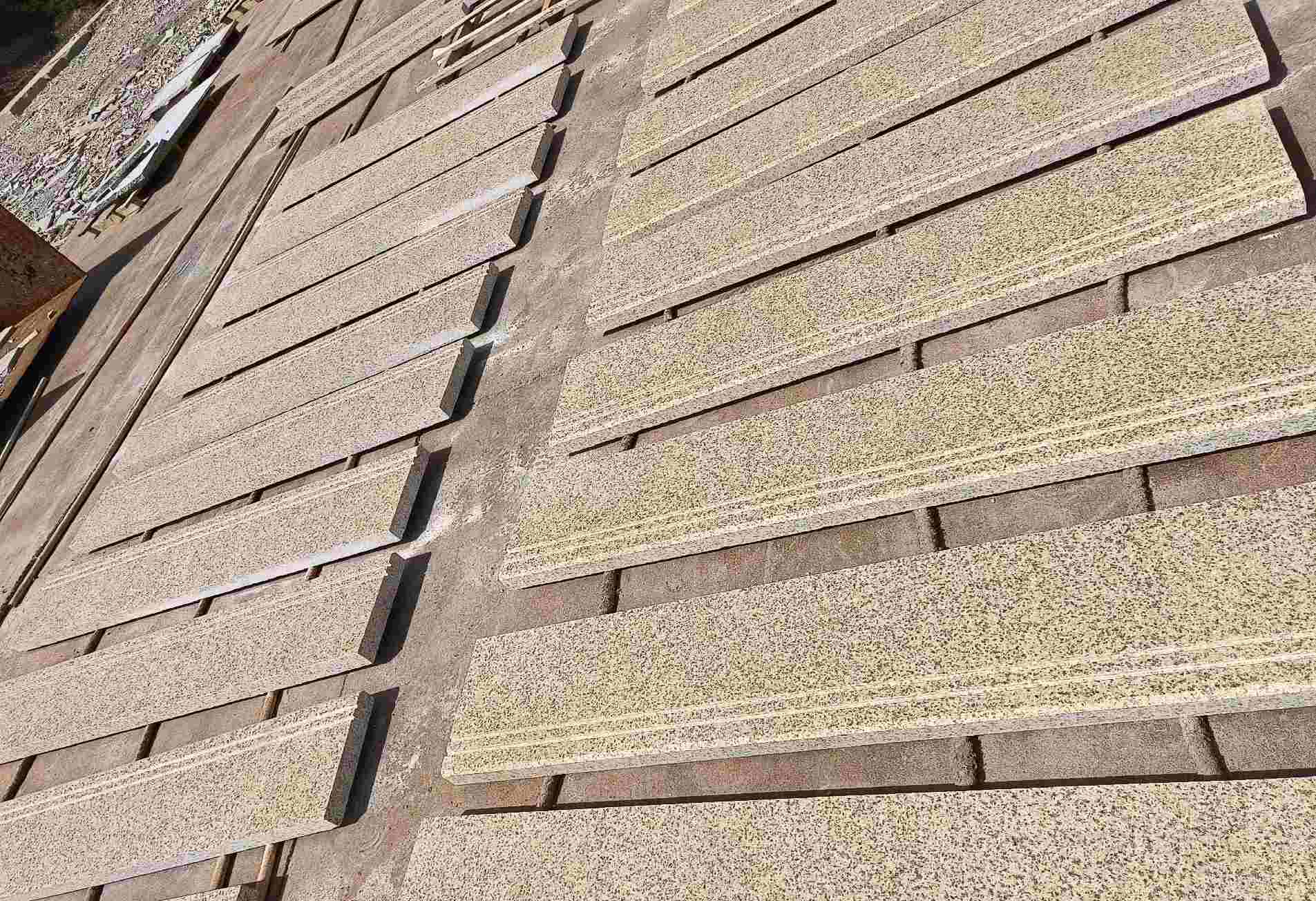 伊春 黄金麻花岗岩光面楼梯踏步