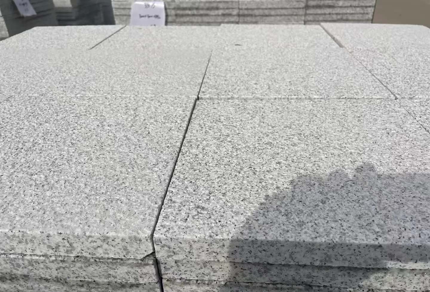 伊春 白麻花岗岩石材推荐 荔枝面地铺石