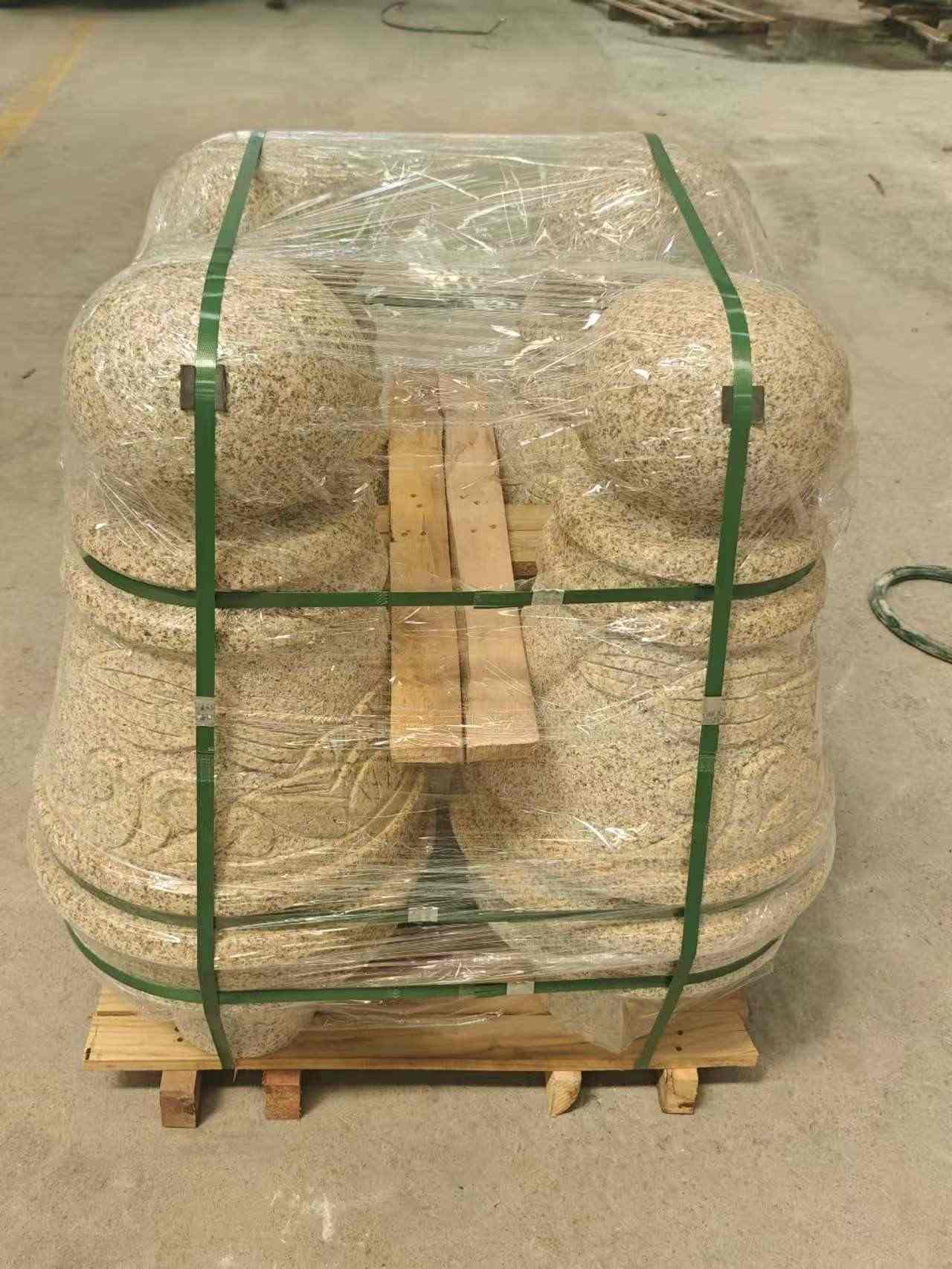 伊春 黄金麻异形定制雕花——棒棒糖挡车柱