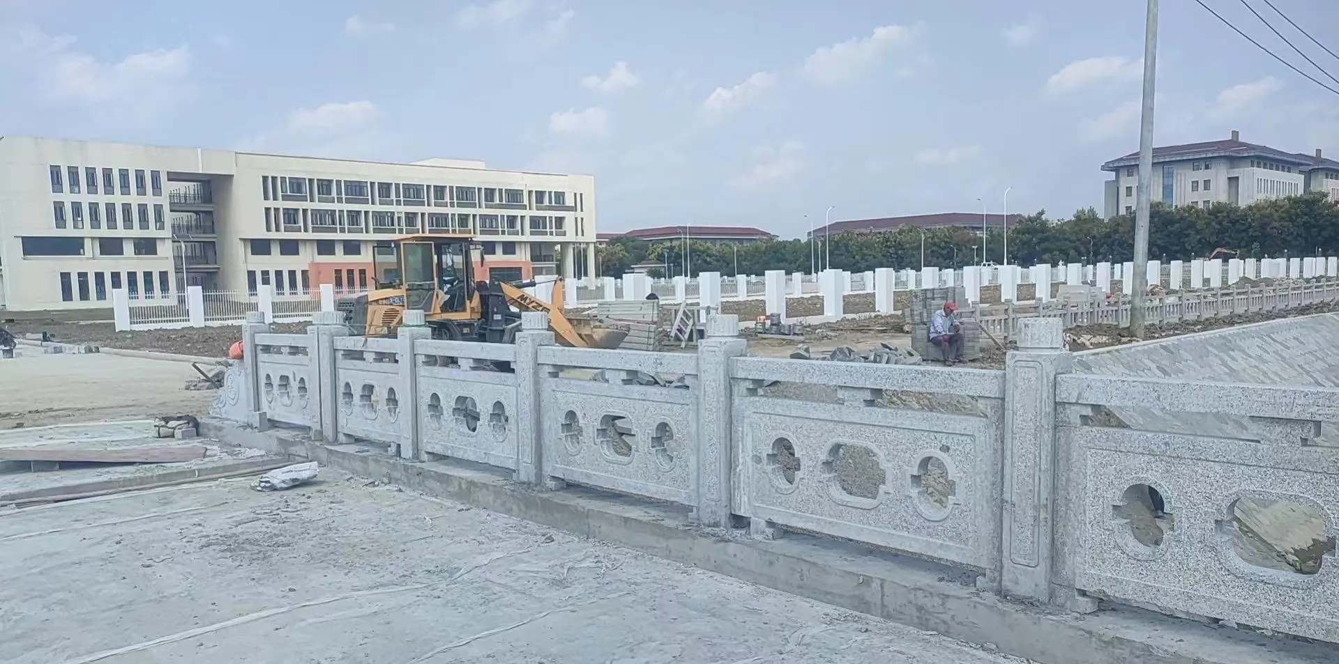 伊春 白麻花岗岩荔枝面河道栏杆