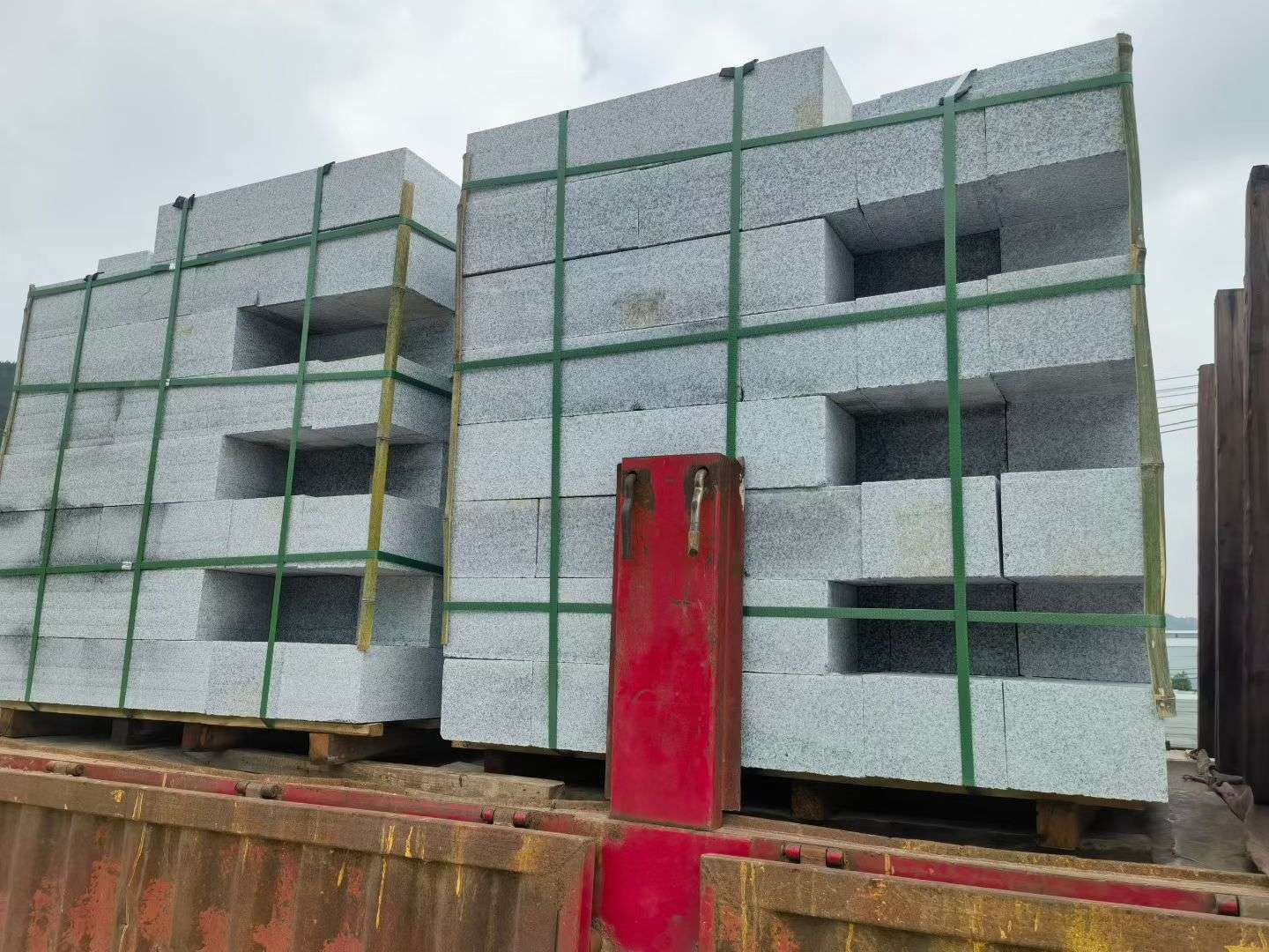 伊春 芝麻白花岗岩路沿石，平石，路侧石，马路牙子，路缘石，立缘石，平缘石等