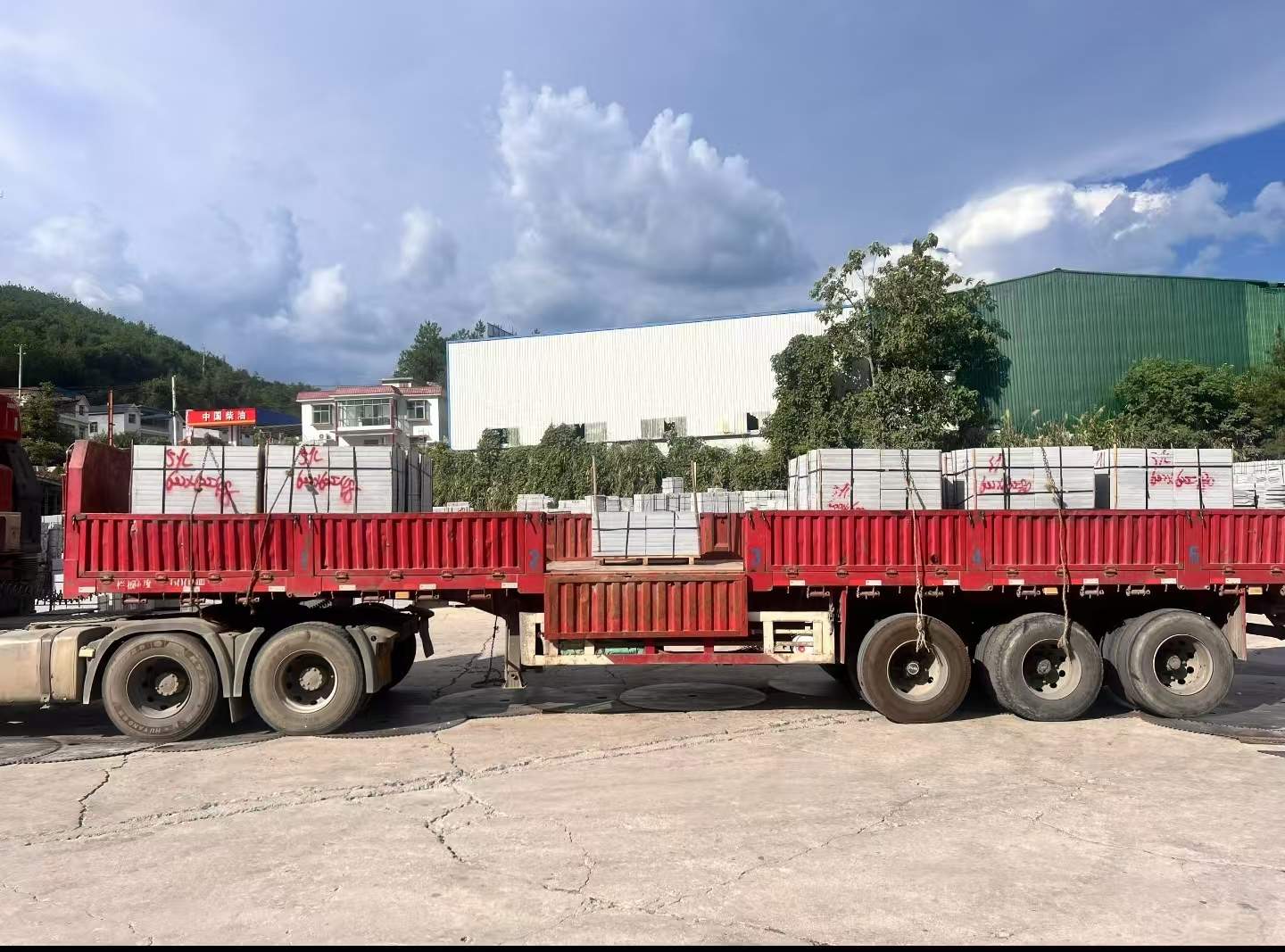 伊春 芝麻灰花岗岩地铺石出货日常