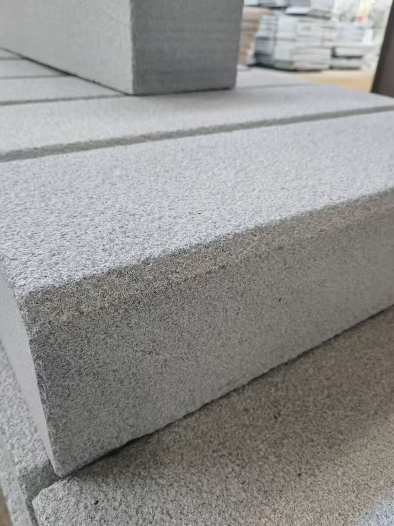 伊春 芝麻灰荔枝面路沿石