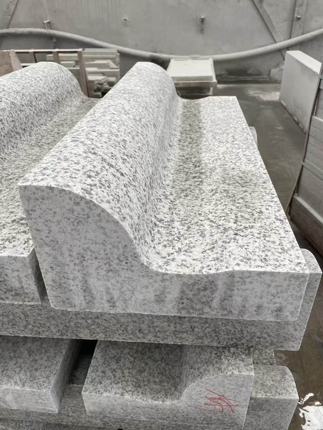 伊春 白麻花岗岩S型路沿石，路侧石，马路牙子等