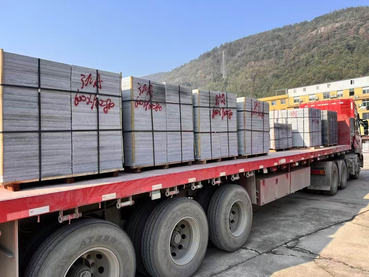 伊春 芝麻灰地铺石出货日常