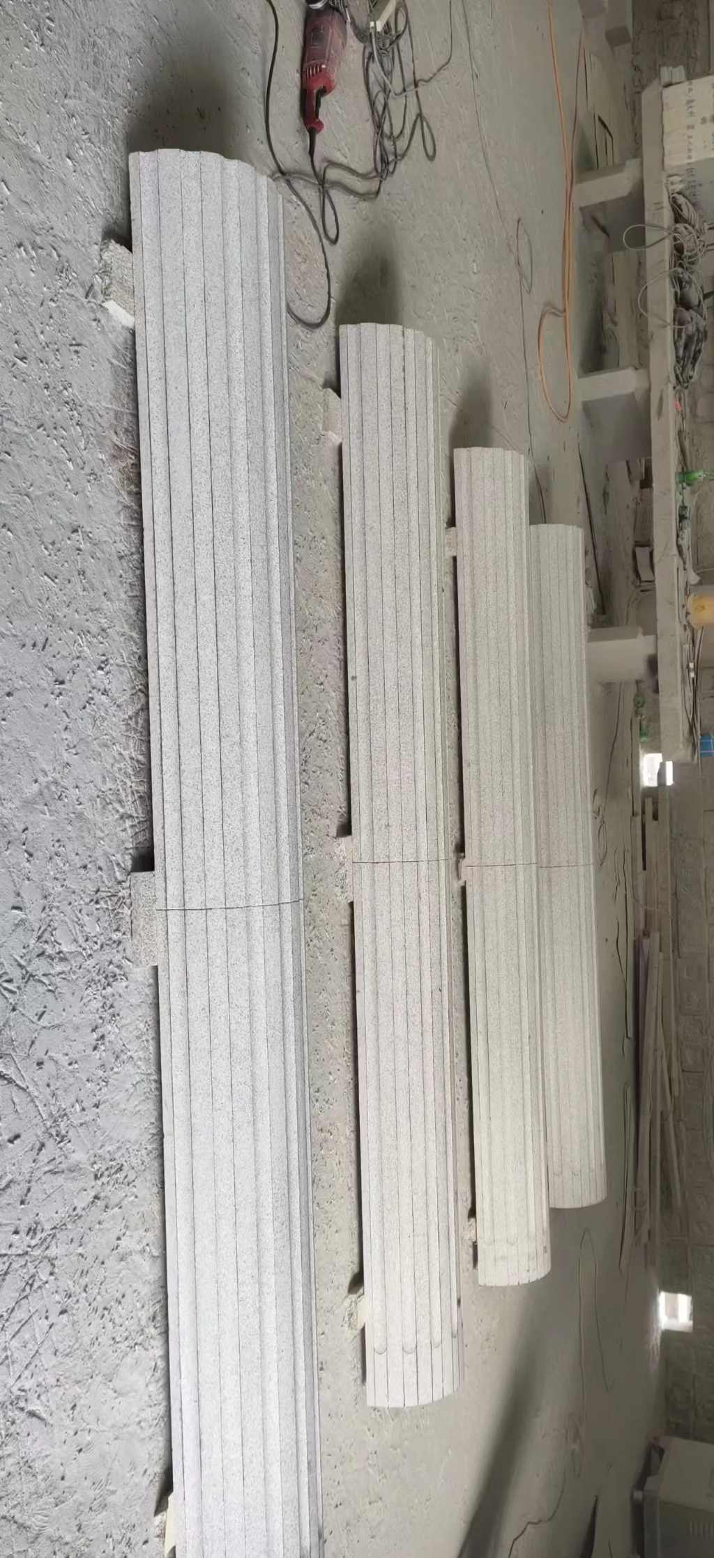 伊春 花岗岩厂家带你看白麻花岗岩门楼大柱柱皮