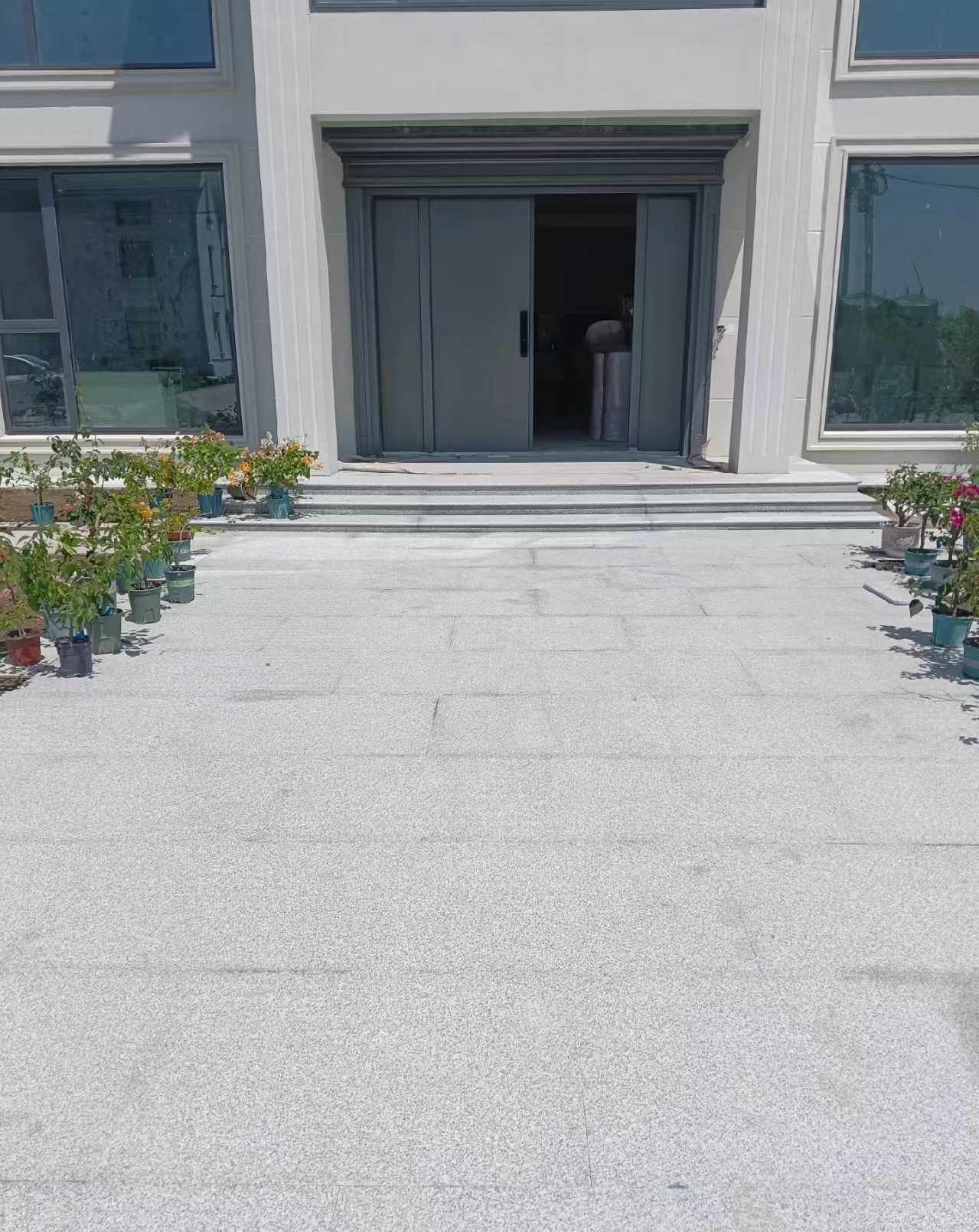 伊春 芝麻白花岗岩地铺石地面铺装