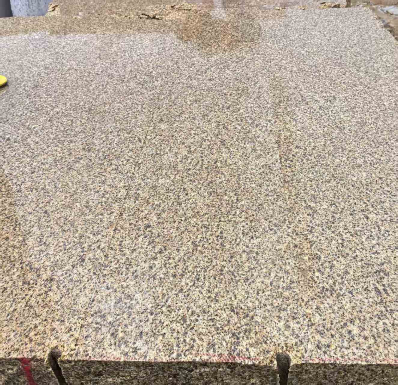 伊春 黄金麻花岗岩石材方料