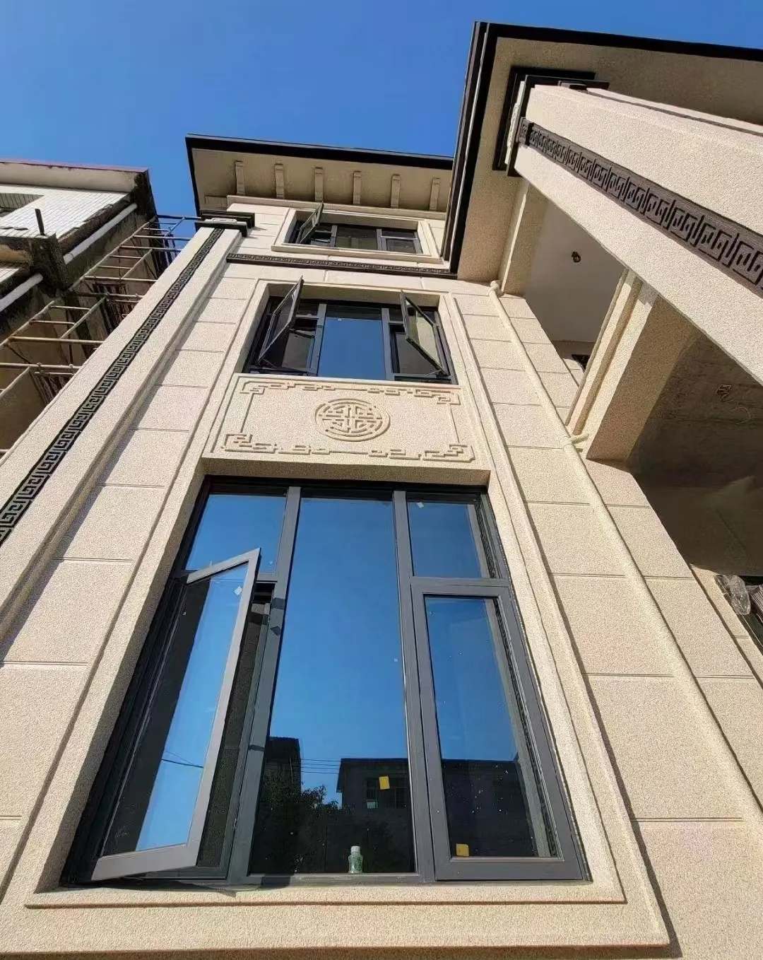 伊春 黄金麻荔枝面别墅外墙干挂效果展示