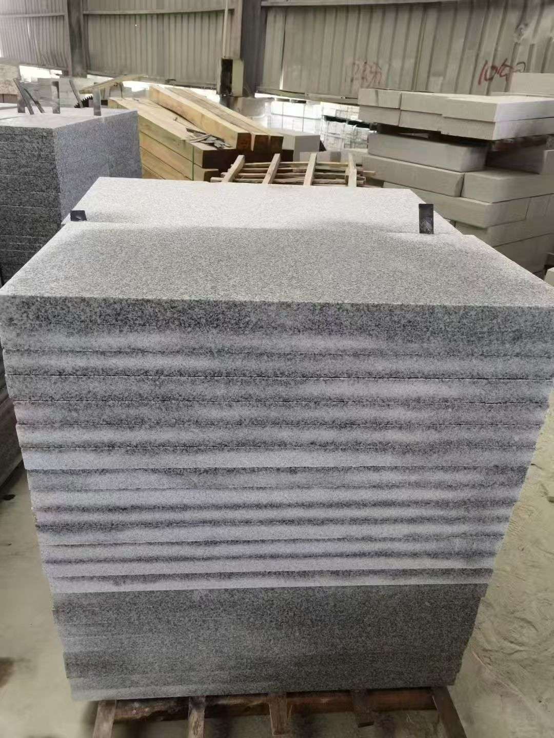 伊春 芝麻白5公分火烧地铺成品，900*400，规格可定制