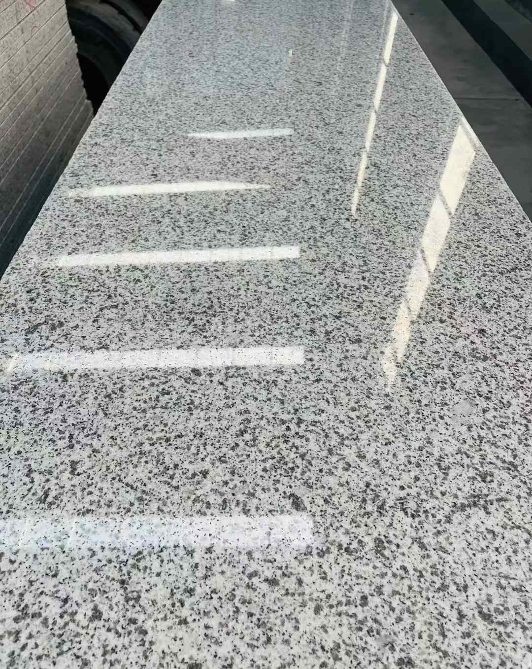 伊春 白麻花岗岩光面毛板